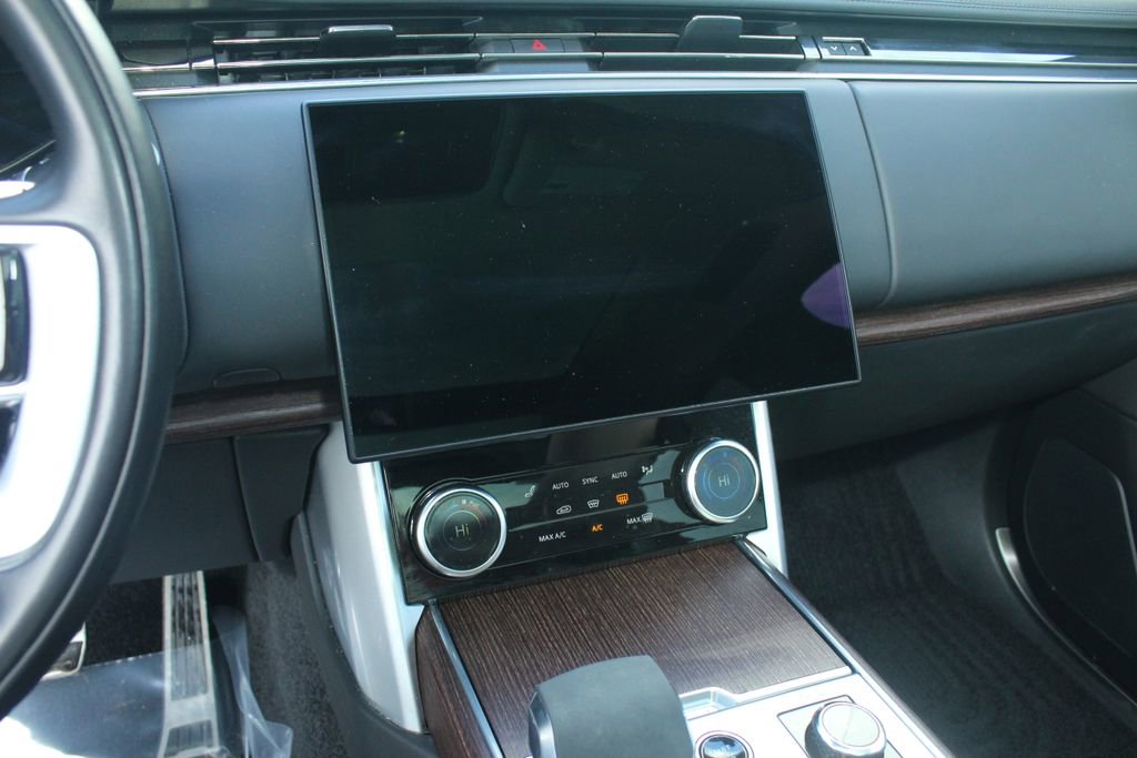Used 2023 Land Rover Range Rover SE image 17
