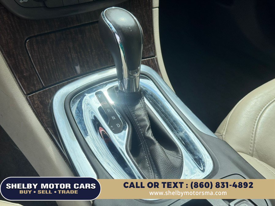 Used 2012 Buick Regal Leather FWD image 12