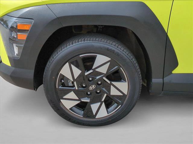 Used 2025 Hyundai Kona SEL AWD/4WD image 23