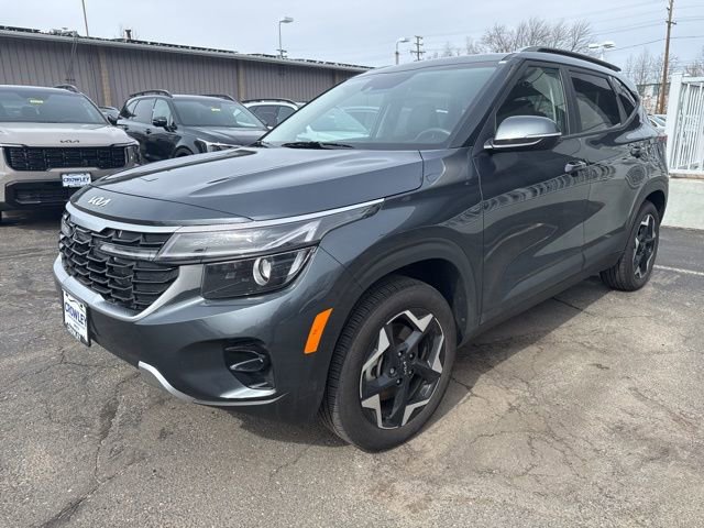 Certified 2025 Kia Seltos S AWD/4WD image 1