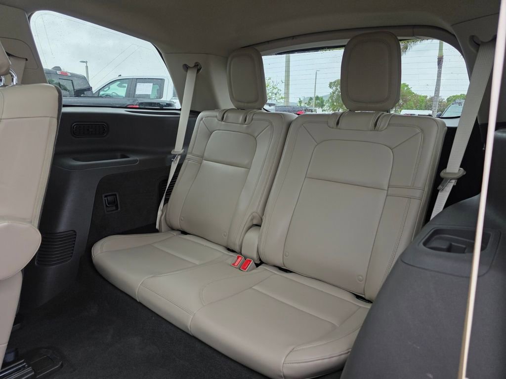 Used 2022 Lincoln Aviator Reserve w/ Equipment Group 201A AWD/4WD image 18