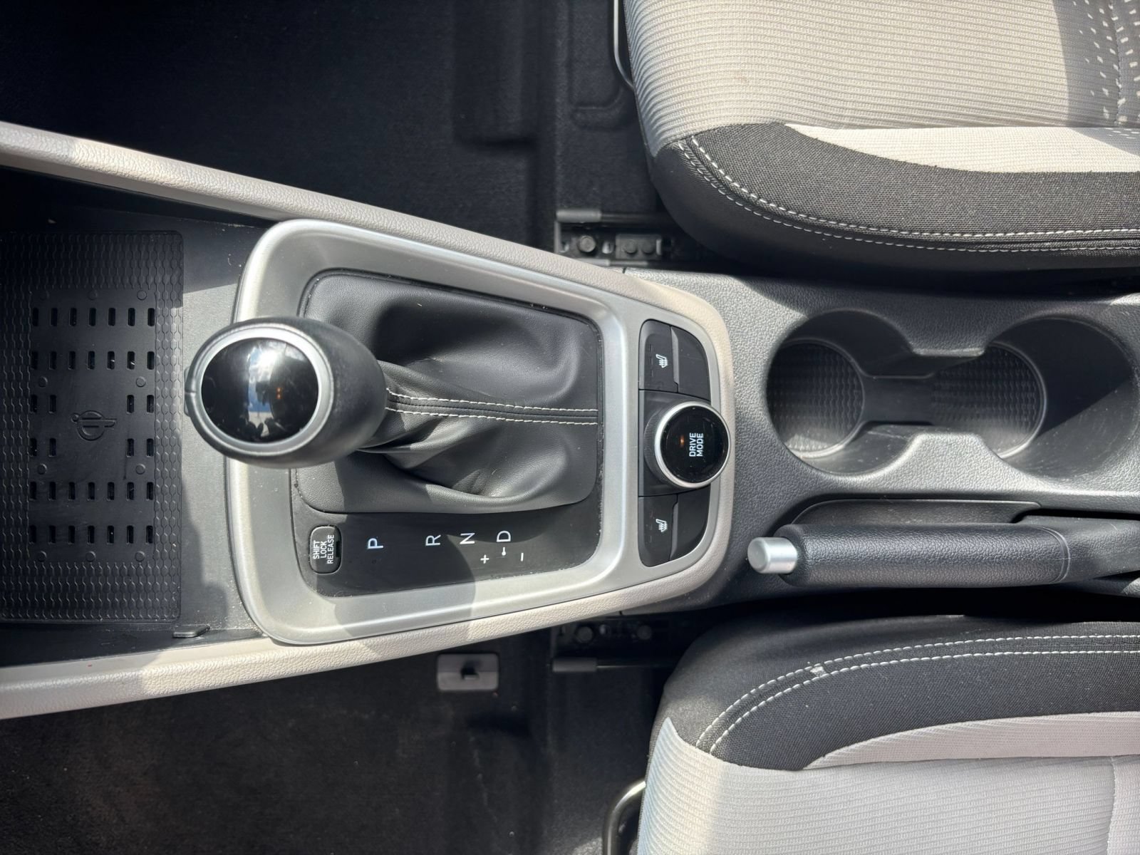 Used 2026 Hyundai Venue SEL FWD image 40