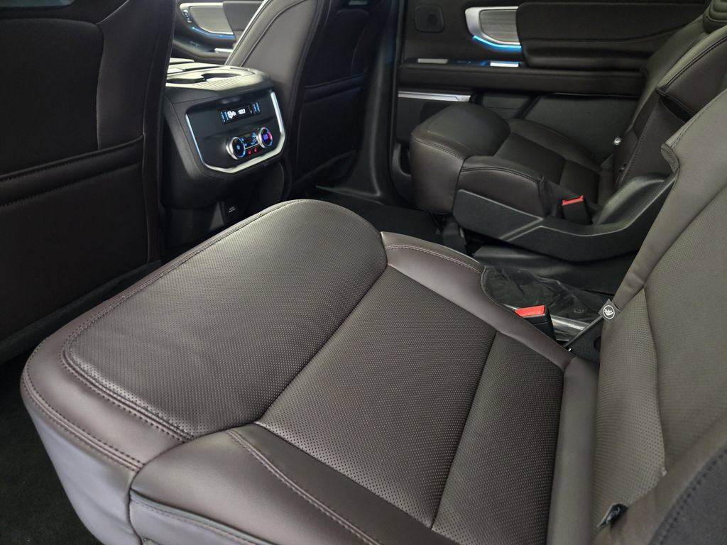 New 2027 Ford Expedition Max Platinum w/ Platinum Ultimate Package AWD/4WD image 27