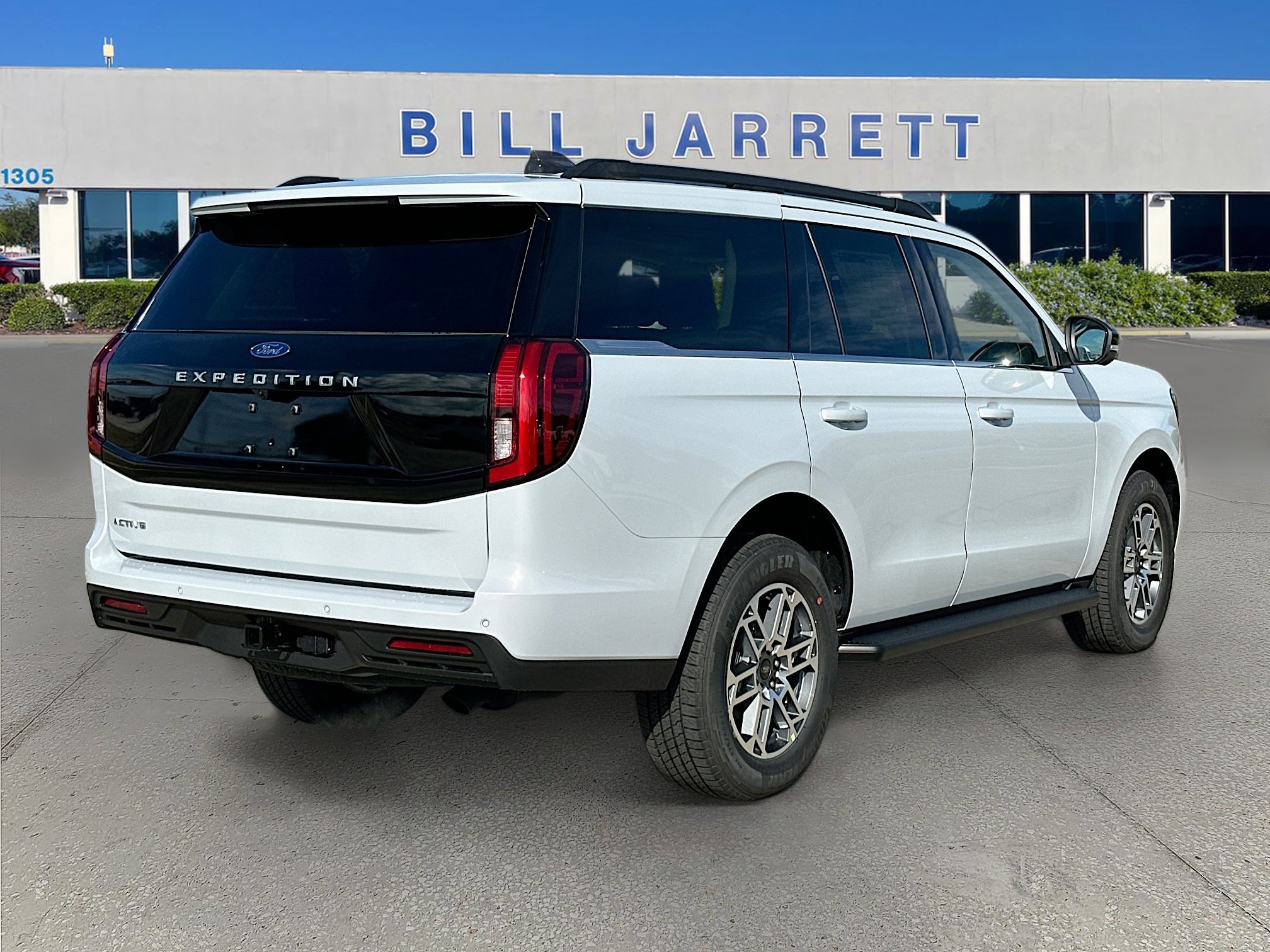 New 2025 Ford Expedition Active image 4