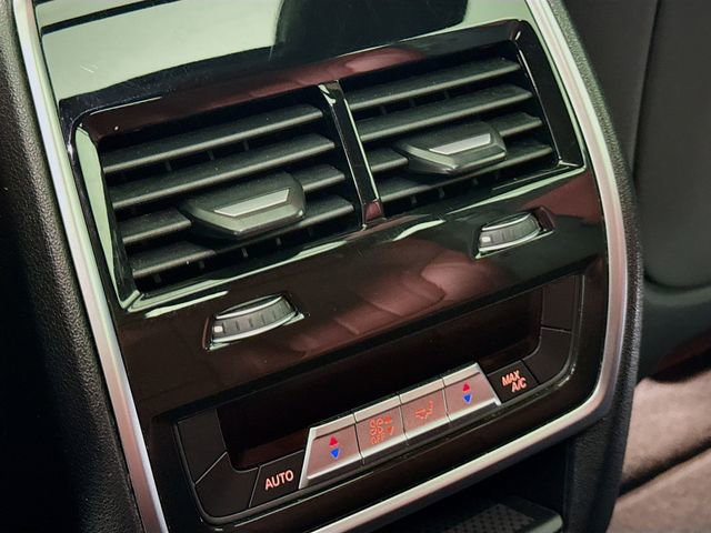 Used 2021 BMW X6 xDrive40i w/ M Sport Package image 28