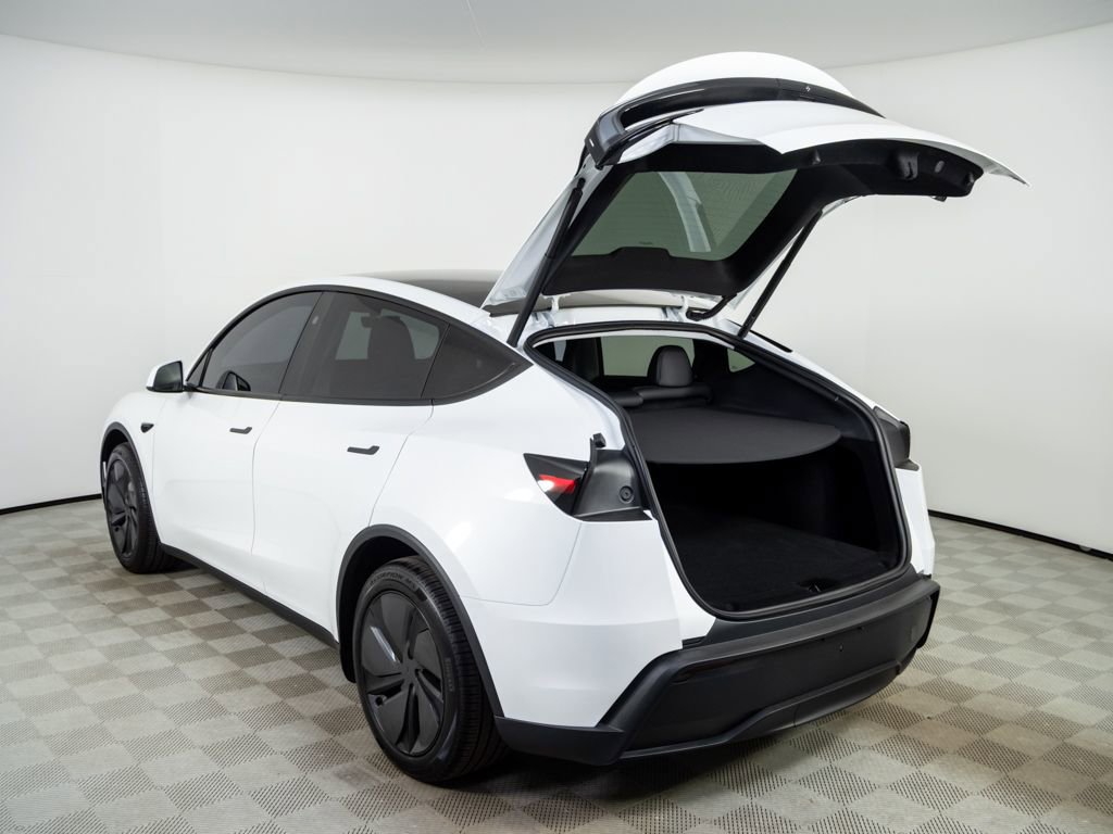 Used 2026 Tesla Model Y Long Range image 31