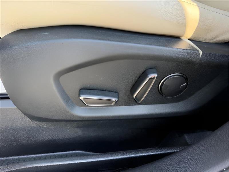 Used 2018 Ford Edge SEL w/ Equipment Group 201A FWD image 22