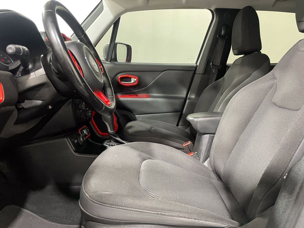 Used 2018 Jeep Renegade Altitude image 14