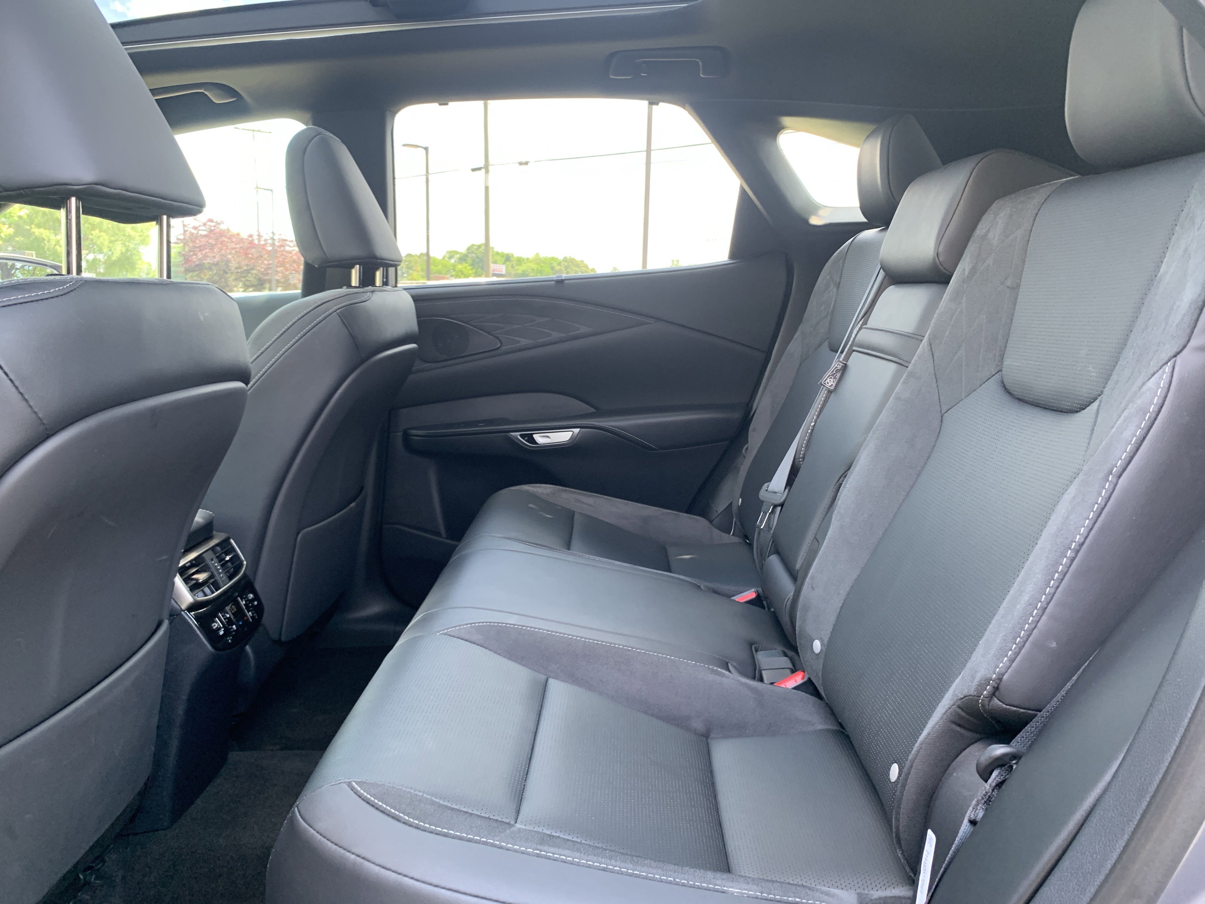 Certified 2023 Lexus RX 350 w/ Cold Area Package AWD/4WD image 32