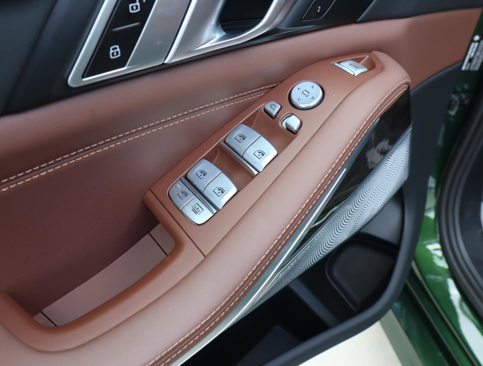 Used 2024 BMW X7 M60i w/ Executive Package image 17