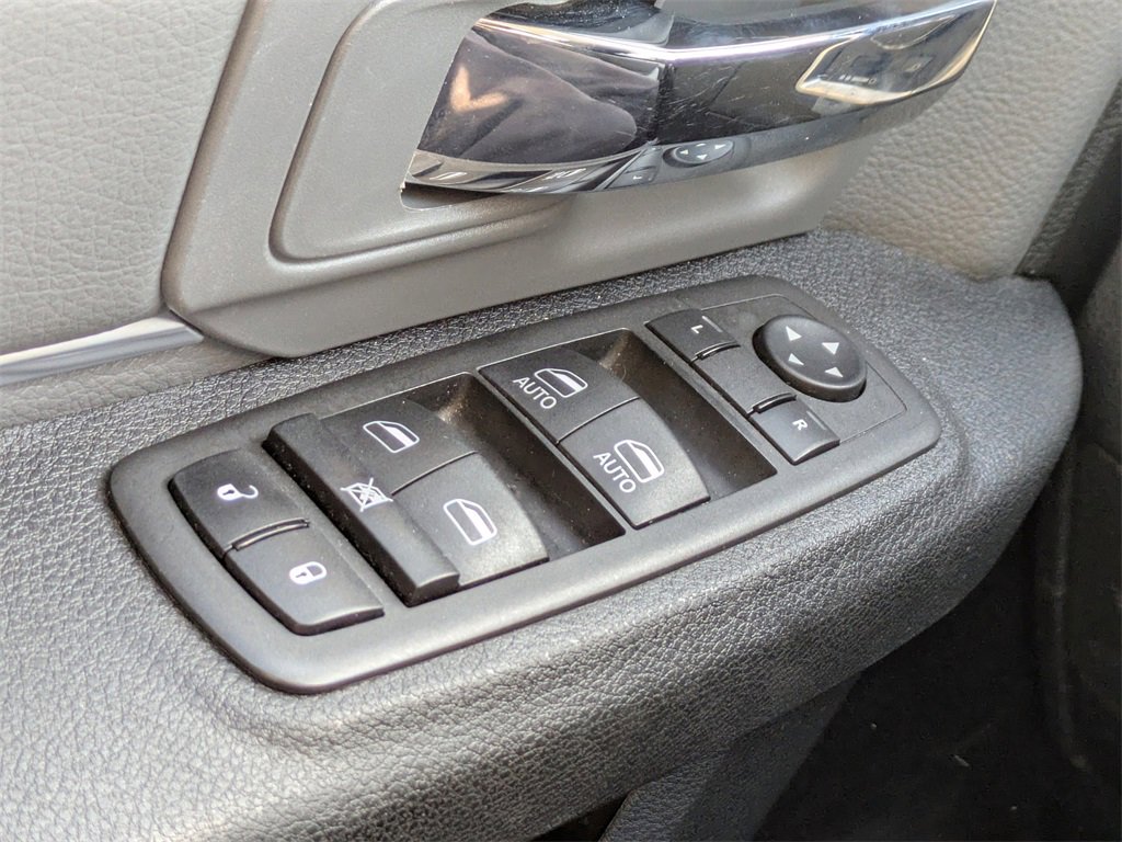 Used 2024 RAM 1500 Classic SLT image 24