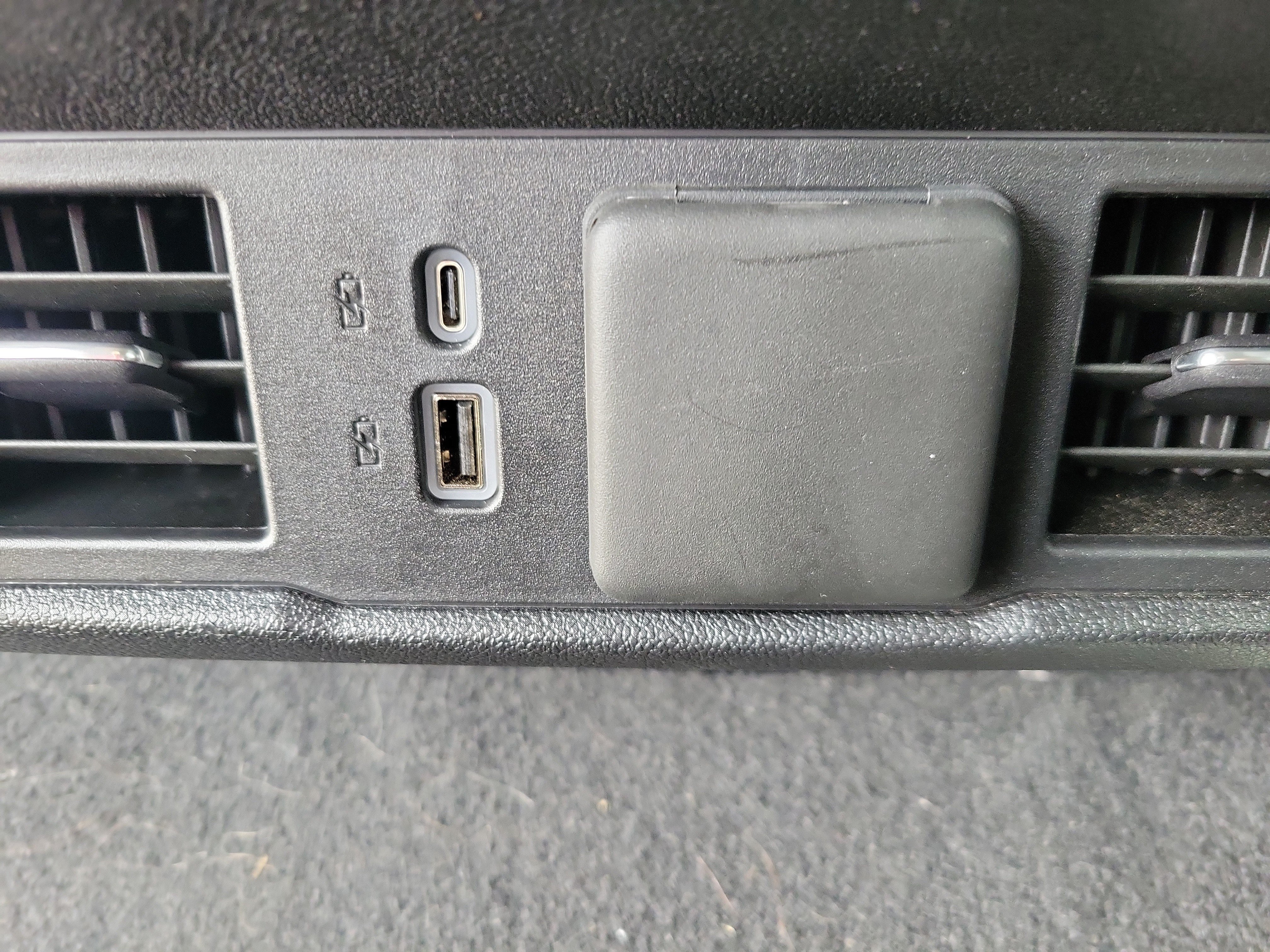 Used 2024 GMC Sierra 1500 Elevation AWD/4WD image 11