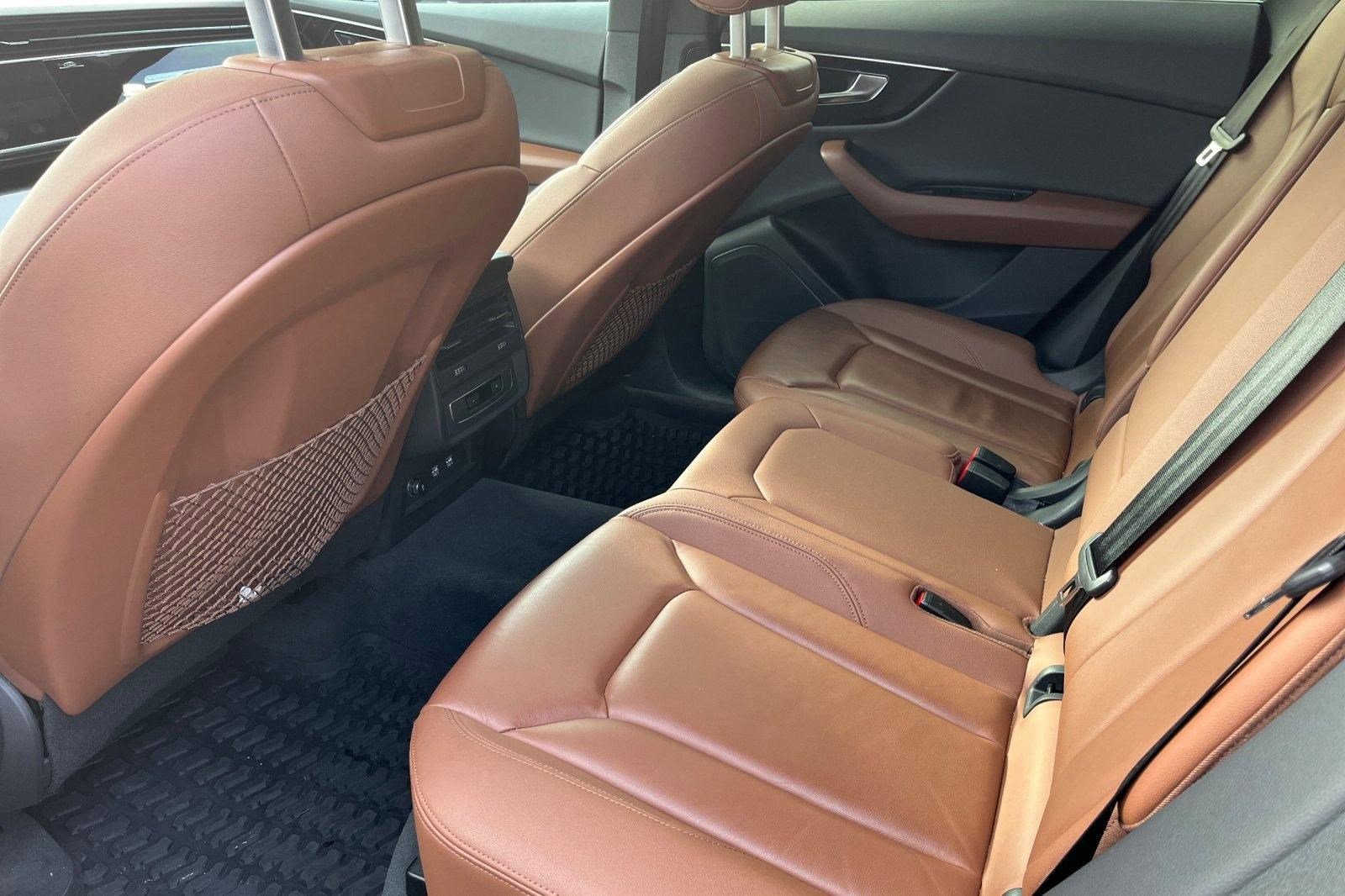 Used 2019 Audi Q8 Premium w/ Convenience Package image 7