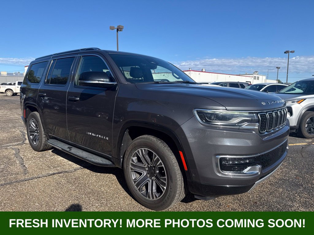 Used 2024 Jeep Wagoneer Series II w/ Flexible Seating Group RWD image 1