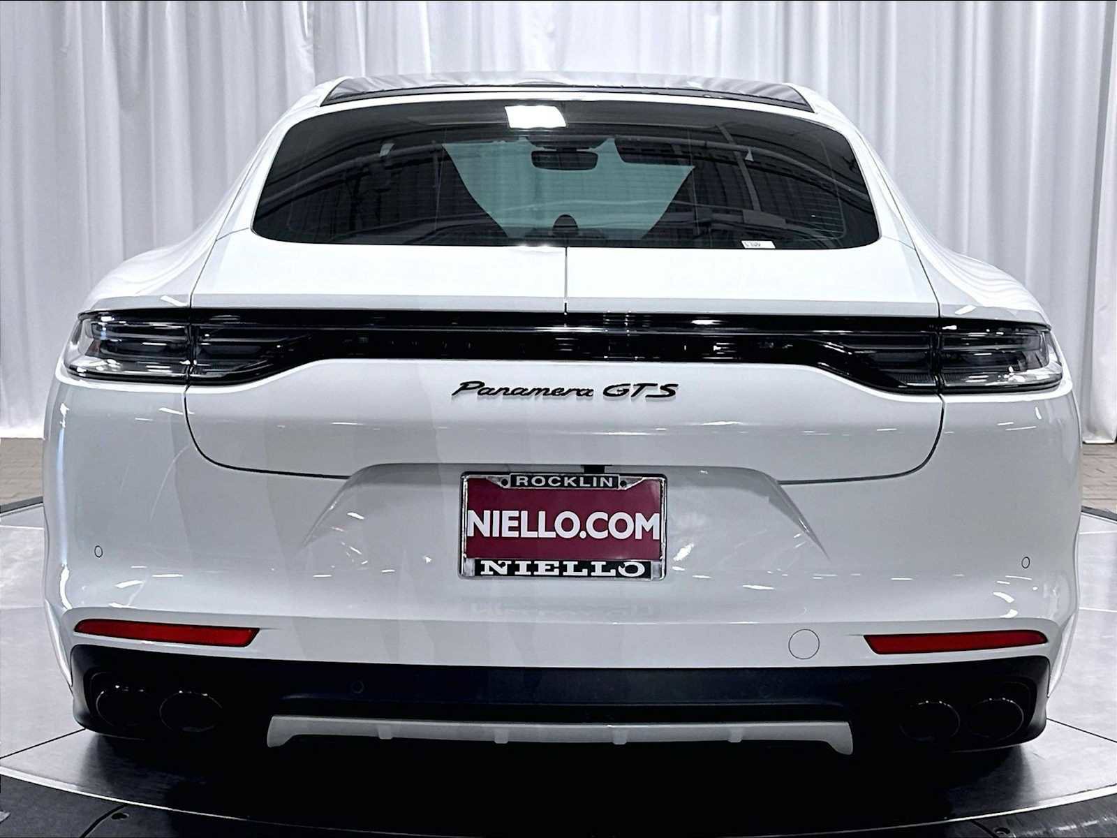 Used 2022 Porsche Panamera GTS AWD/4WD image 8