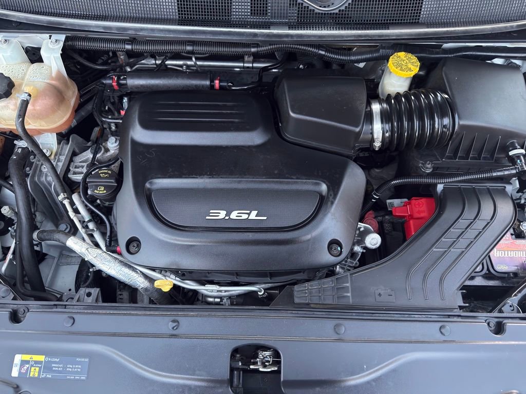 Used 2018 Chrysler Pacifica Touring-L FWD image 37