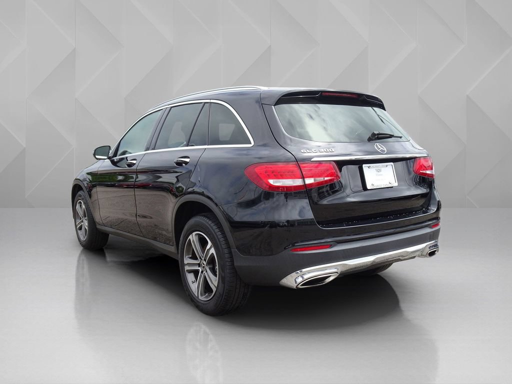 Used 2018 Mercedes-Benz GLC 300 4MATIC image 3