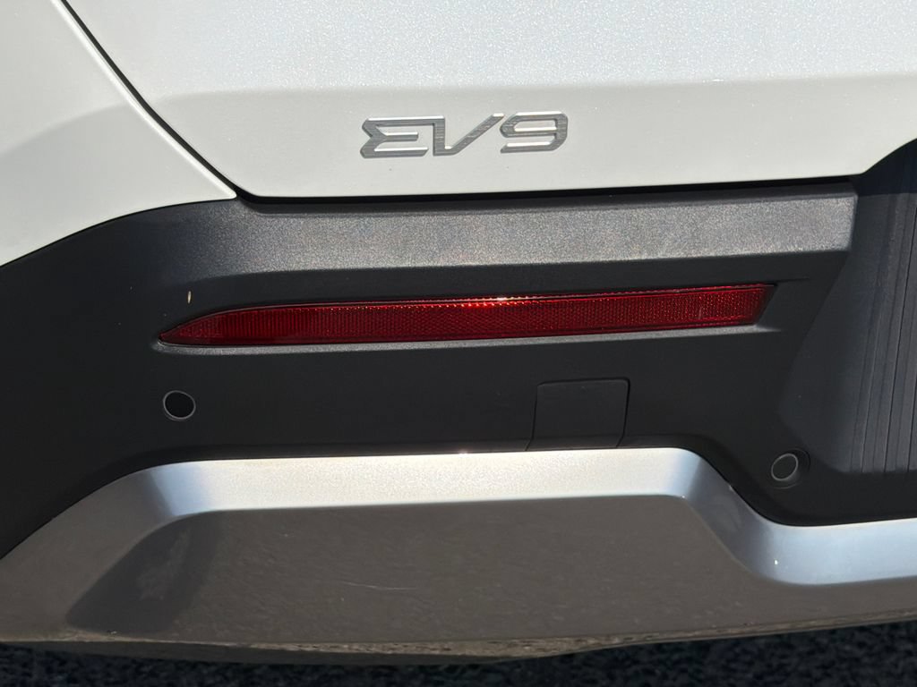 Certified 2024 Kia EV9 Wind AWD/4WD image 5