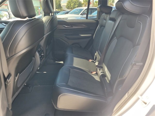 New 2025 Jeep Grand Cherokee Altitude image 7