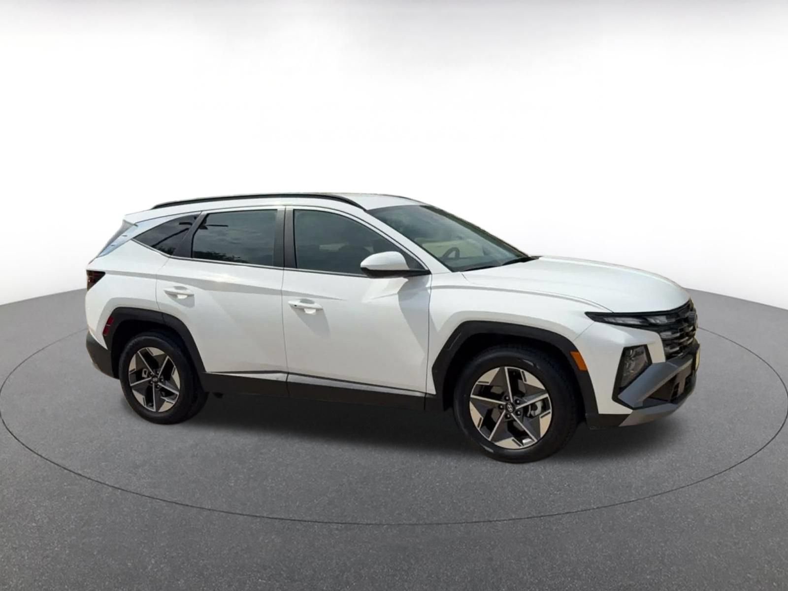 Used 2026 Hyundai Tucson SEL Plus FWD image 2