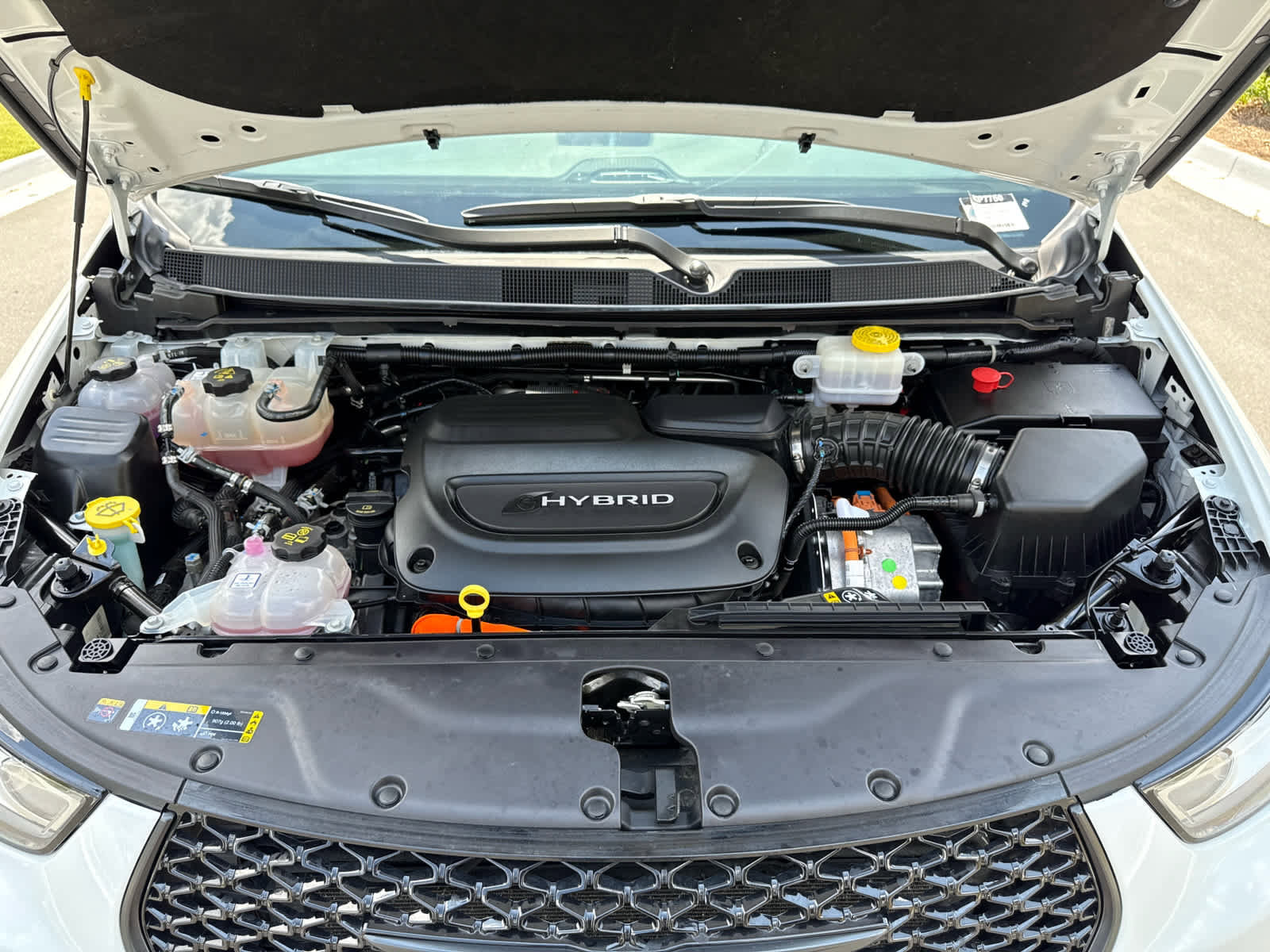 Used 2024 Chrysler Pacifica Limited FWD image 29
