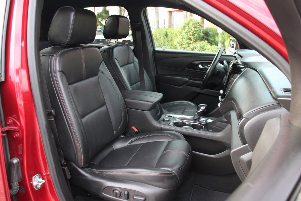 Used 2023 Chevrolet Traverse RS image 46