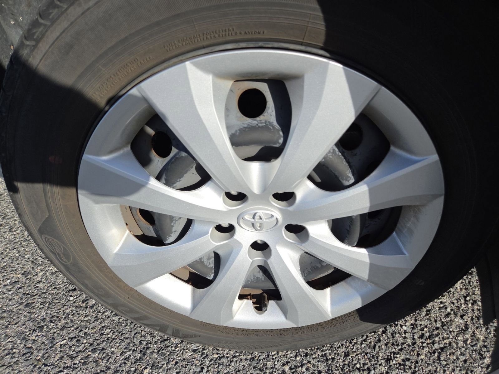 Used 2023 Toyota Corolla LE image 8