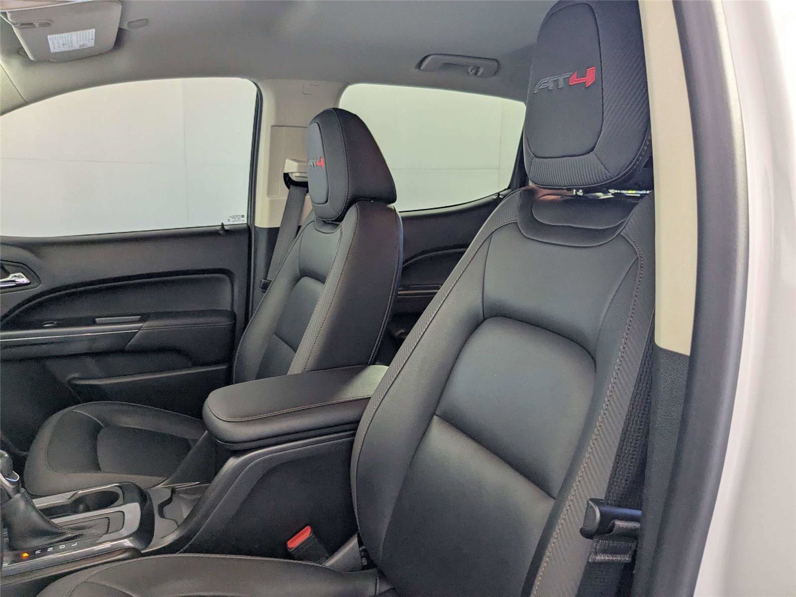 Used 2022 GMC Canyon AT4 image 14