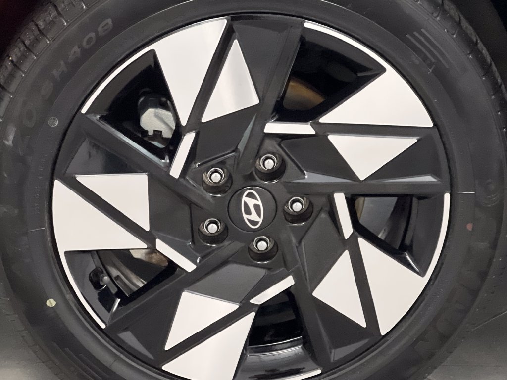 Used 2025 Hyundai Kona SEL FWD image 62