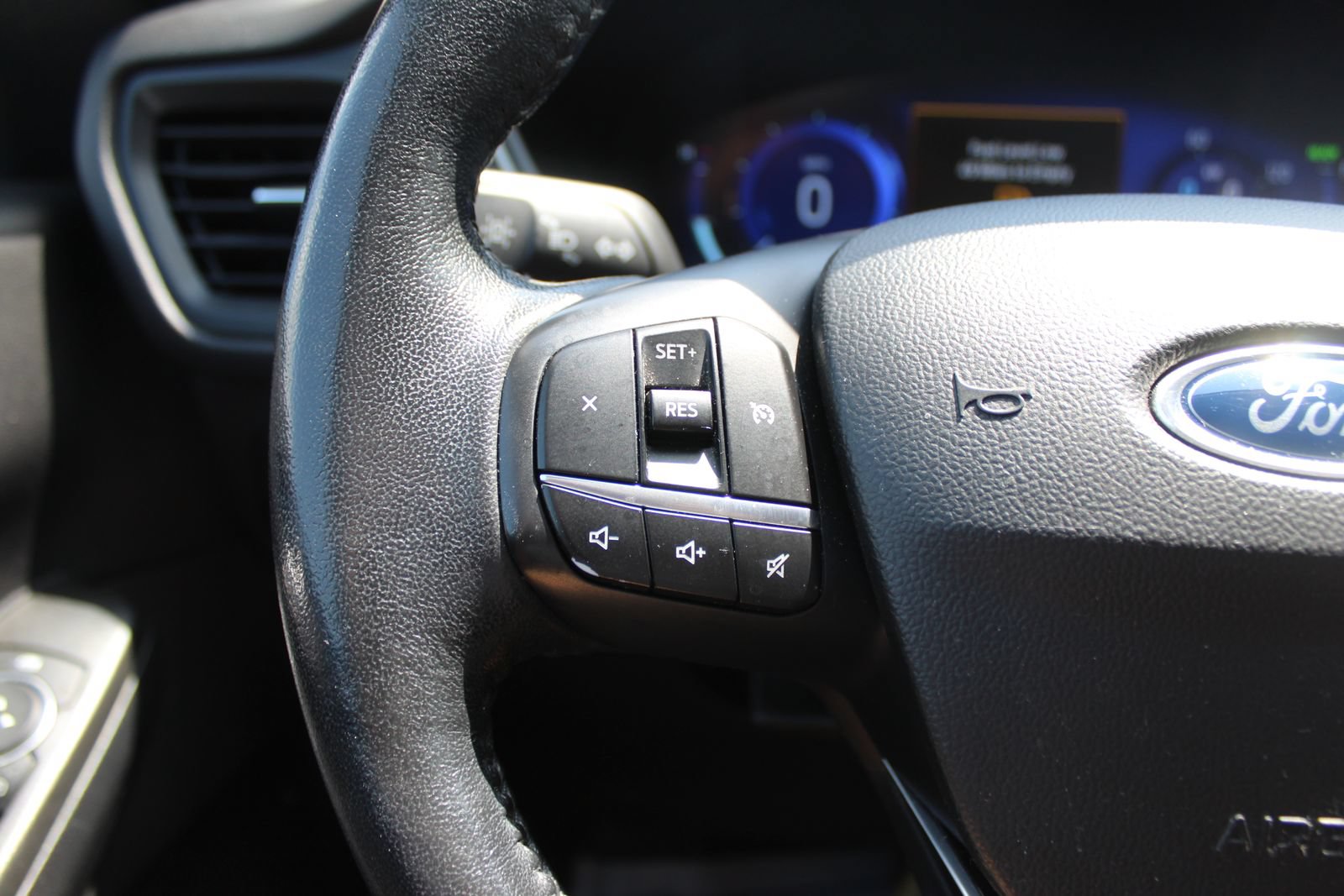 Used 2020 Ford Escape SE Sport FWD image 26