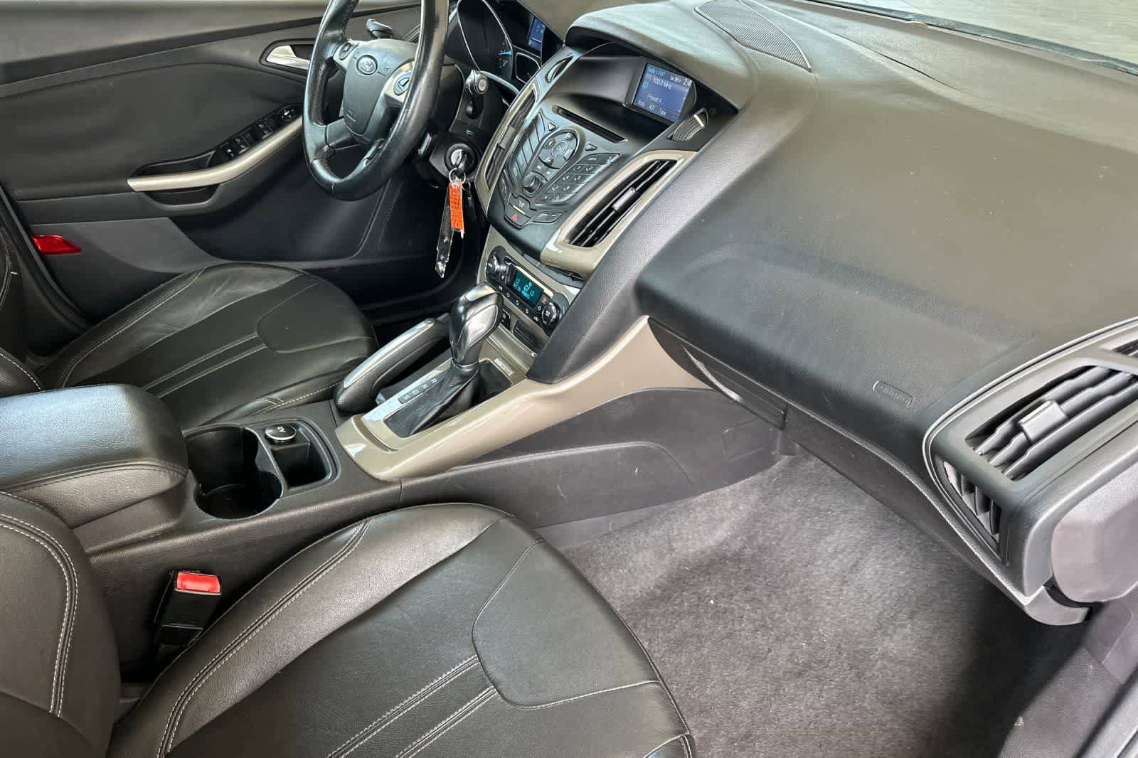 Used 2012 Ford Focus SEL FWD image 16