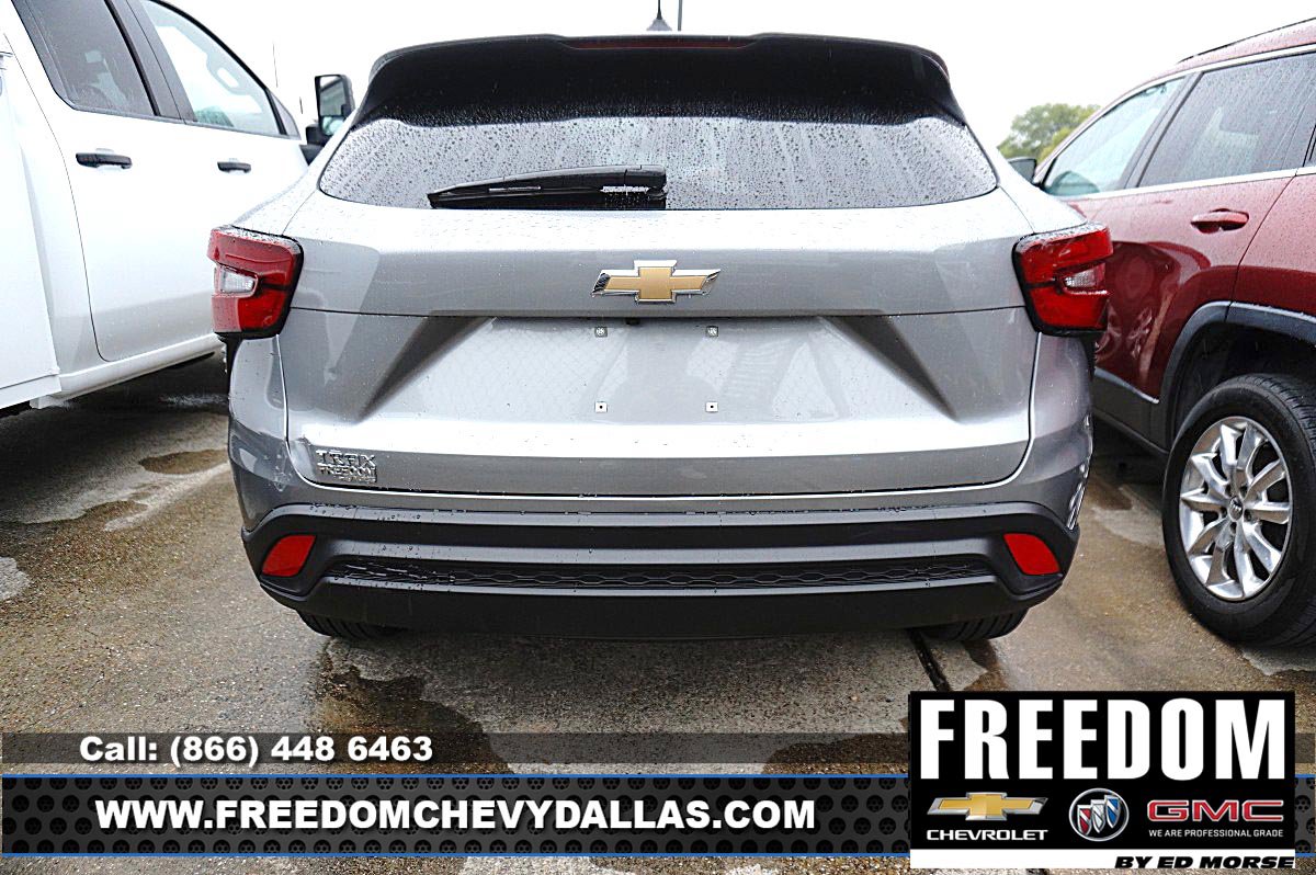 Certified 2026 Chevrolet Trax LS FWD image 4