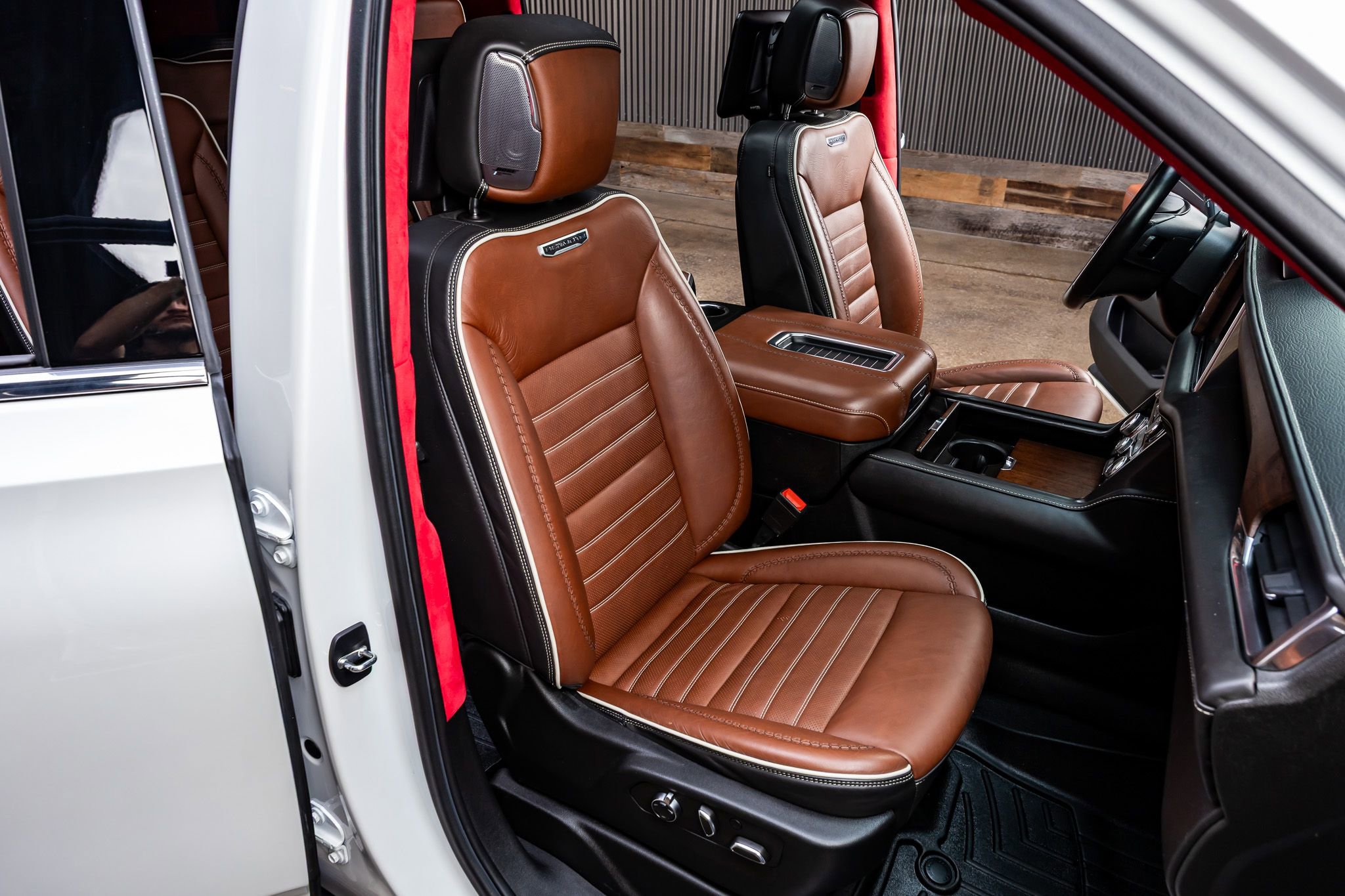 Used 2023 GMC Yukon XL Denali Ultimate image 30