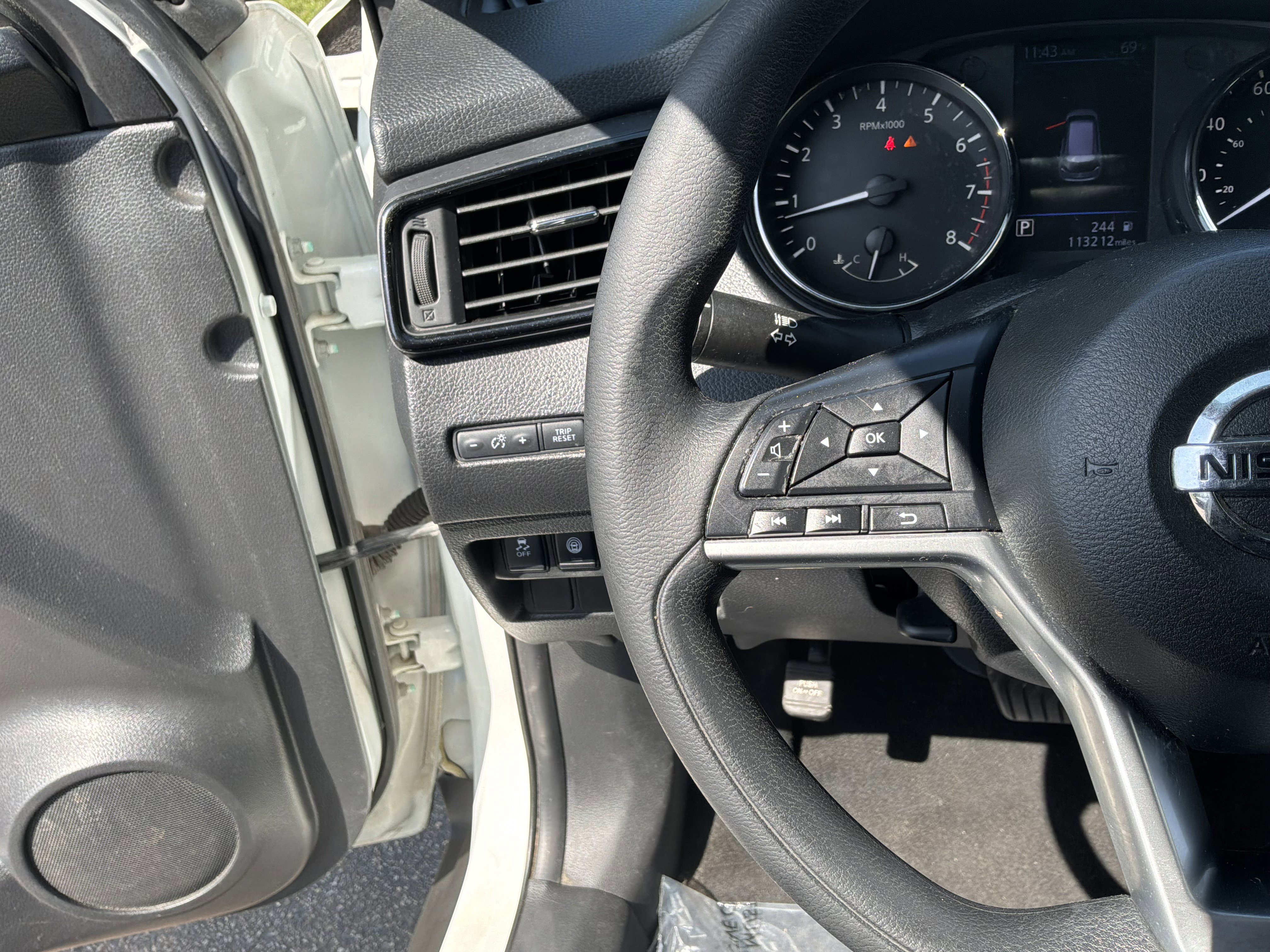 Used 2019 Nissan Rogue S image 24