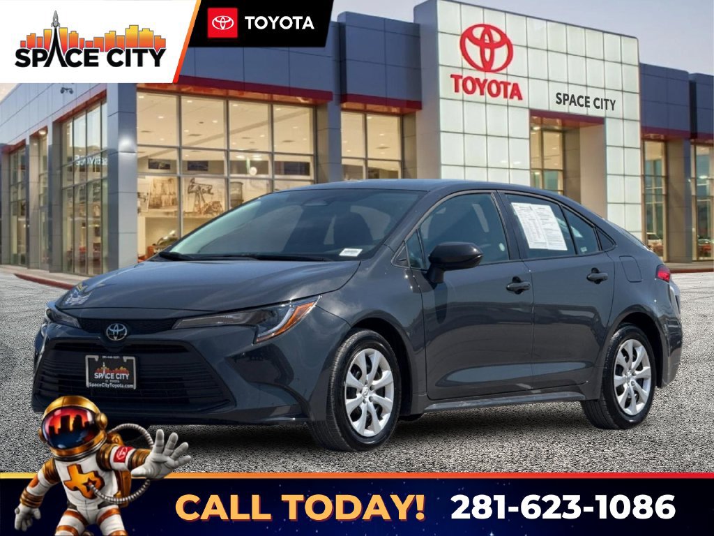 Used 2026 Toyota Corolla LE FWD image 1