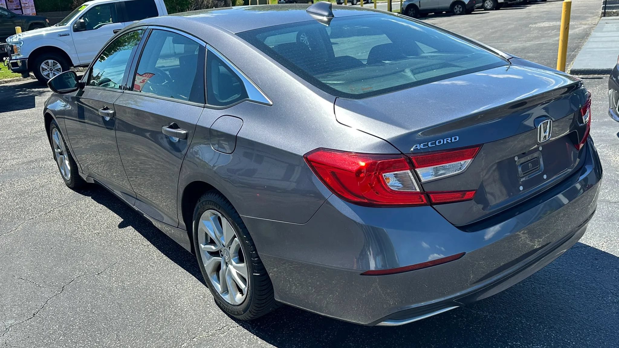 Used 2018 Honda Accord LX image 7