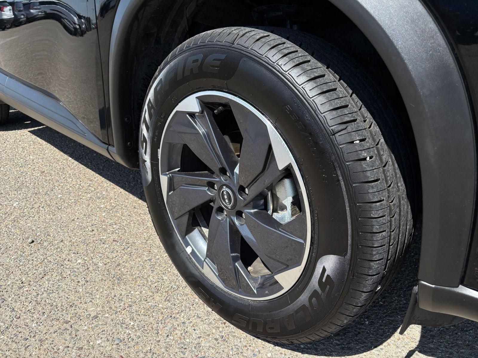 Used 2025 Nissan Rogue SV FWD image 31
