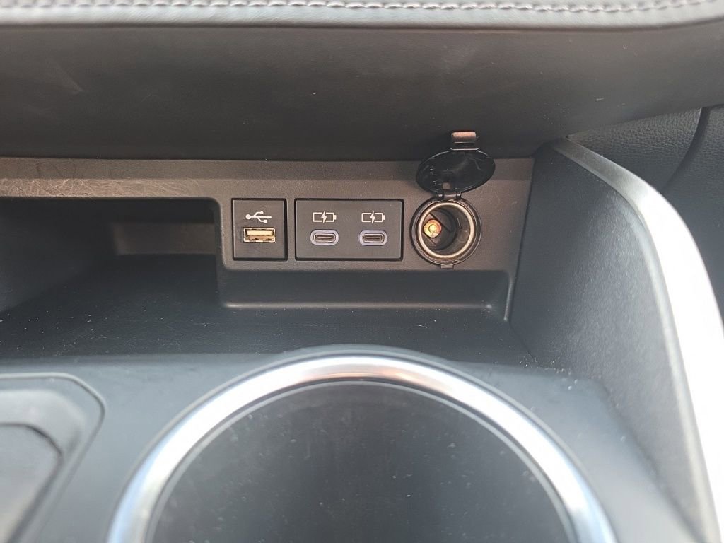 Used 2024 Toyota Highlander XLE image 32