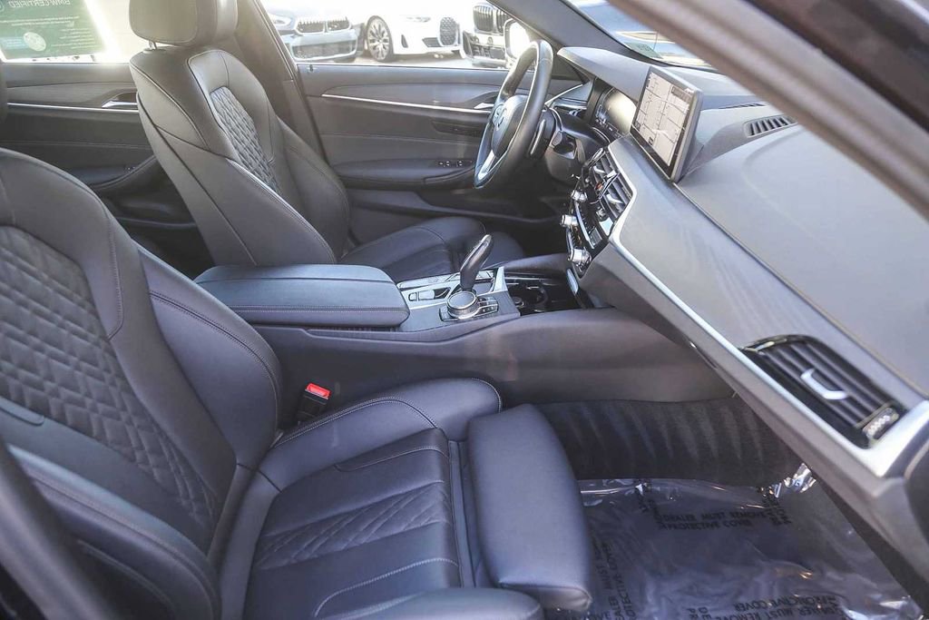 Certified 2023 BMW 530e w/ Convenience Package image 13