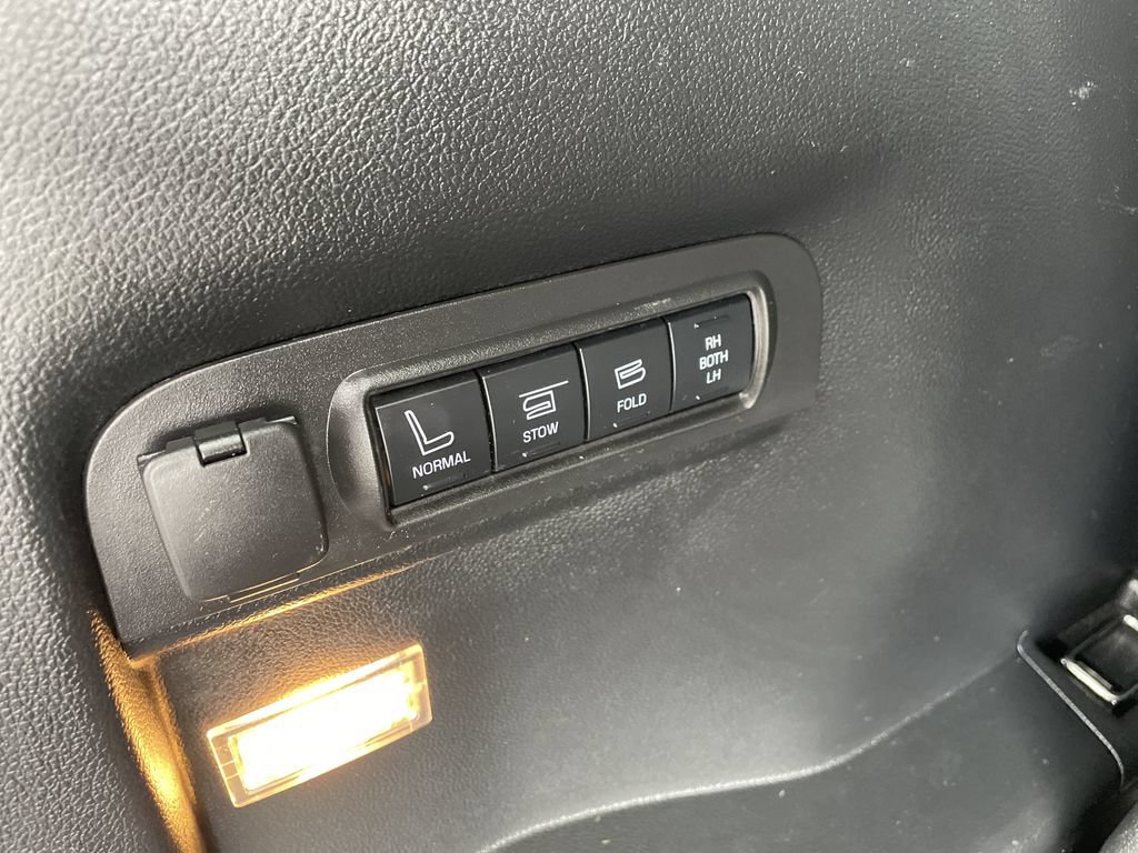 Used 2016 Ford Explorer Limited w/ Equipment Group 303A AWD/4WD image 26