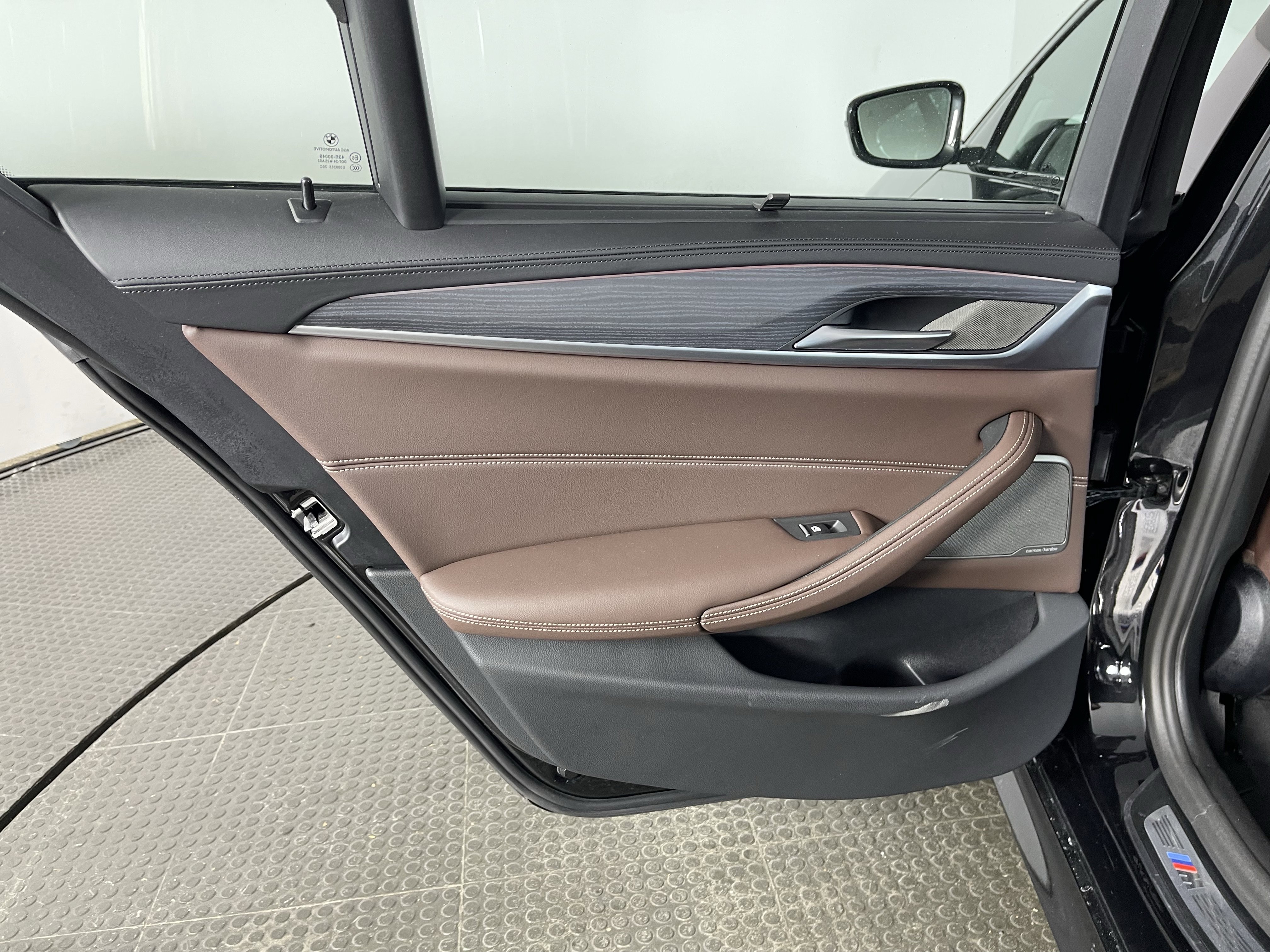 Certified 2023 BMW M550i xDrive w/ Dynamic Handling Package image 15