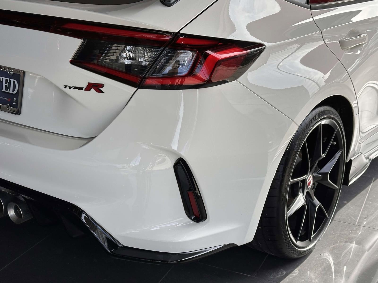 Used 2024 Honda Civic Type R image 10