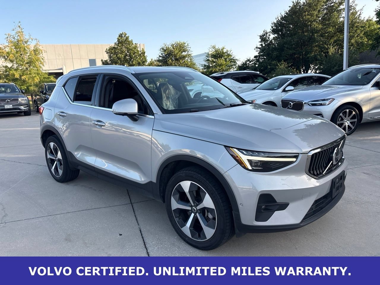 Certified 2024 Volvo XC40 B5 Plus w/ Protection Package Premier AWD/4WD image 3