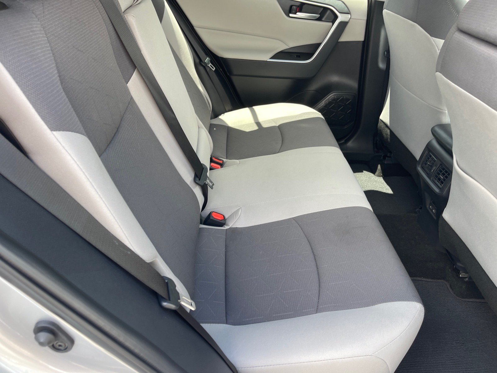 Used 2025 Toyota RAV4 XLE w/ Convenience Package FWD image 18