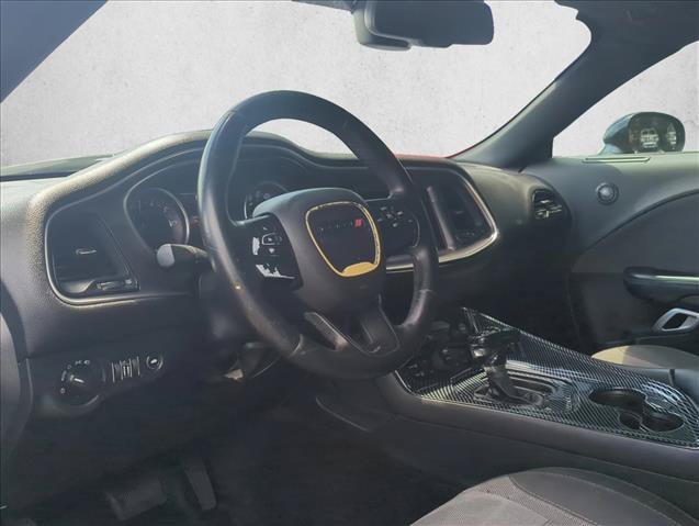 Used 2016 Dodge Challenger SXT RWD image 9