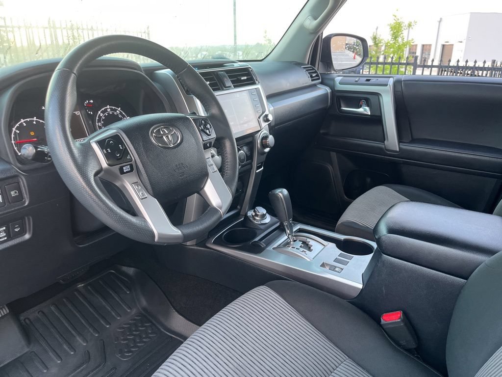 Used 2022 Toyota 4Runner SR5 AWD/4WD image 19
