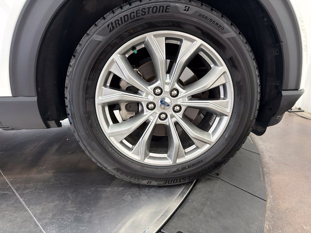 Used 2020 Ford Explorer XLT w/ Equipment Group 202A AWD/4WD image 9