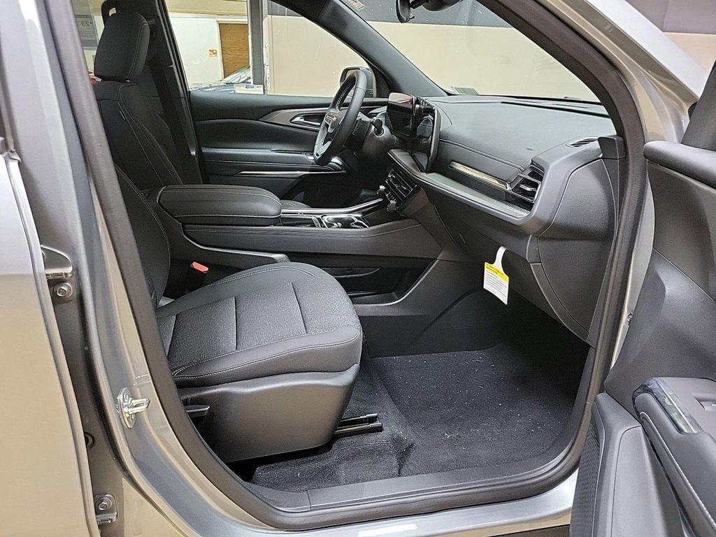 Certified 2024 Chevrolet Traverse LS image 11