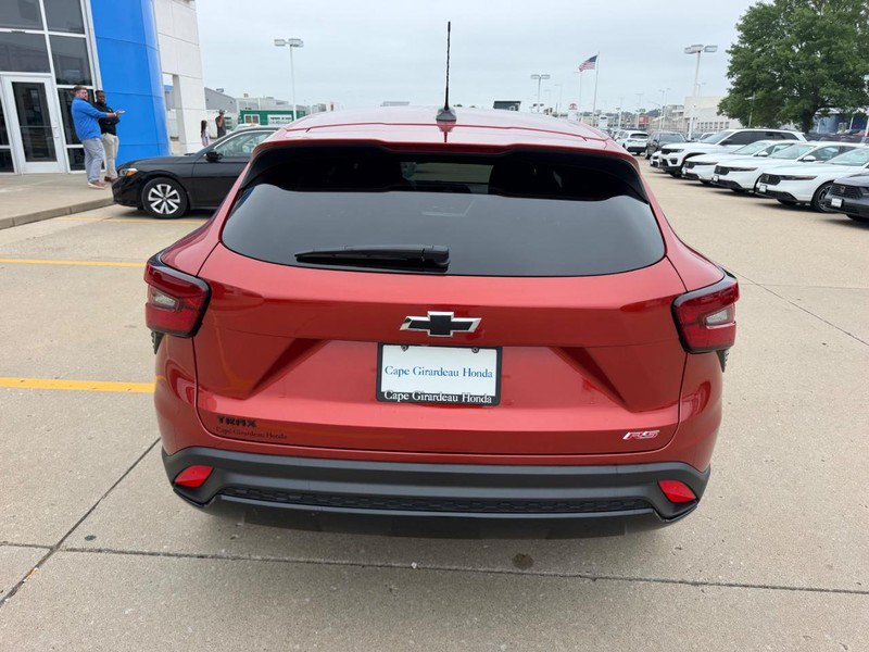 Used 2024 Chevrolet Trax RS FWD image 3