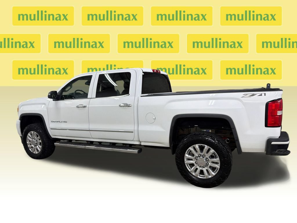 Used 2015 GMC Sierra 2500 Denali w/ Duramax Plus Package AWD/4WD image 9